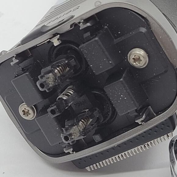 Braun Series 3 390cc-4 Cordless Rechargeable Mens Self-Cleaning Electric Shaver - Picture 10 of 15